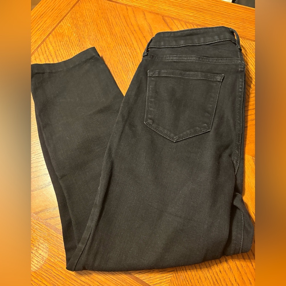 Old Navy Women's Black HIGH-RISE STRAIGHT leg jeans size 6